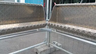 Rampe-urinoirs-suspendue-(7)